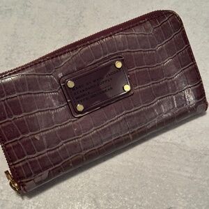 Marc by Marc Jacob Purple Crocodile Embossed Leather Zip Around Wallet GUC